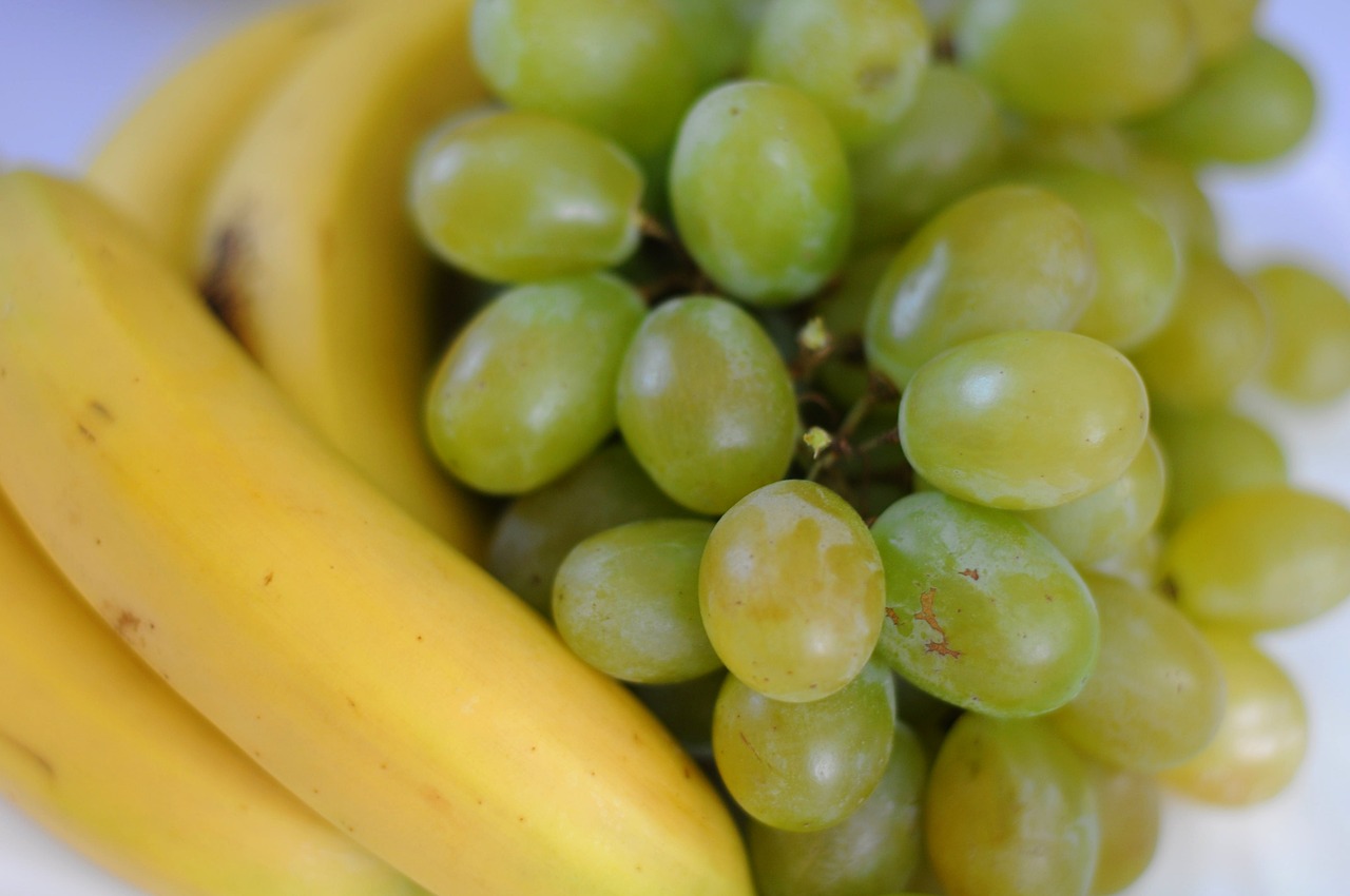 fruit grapes food free photo