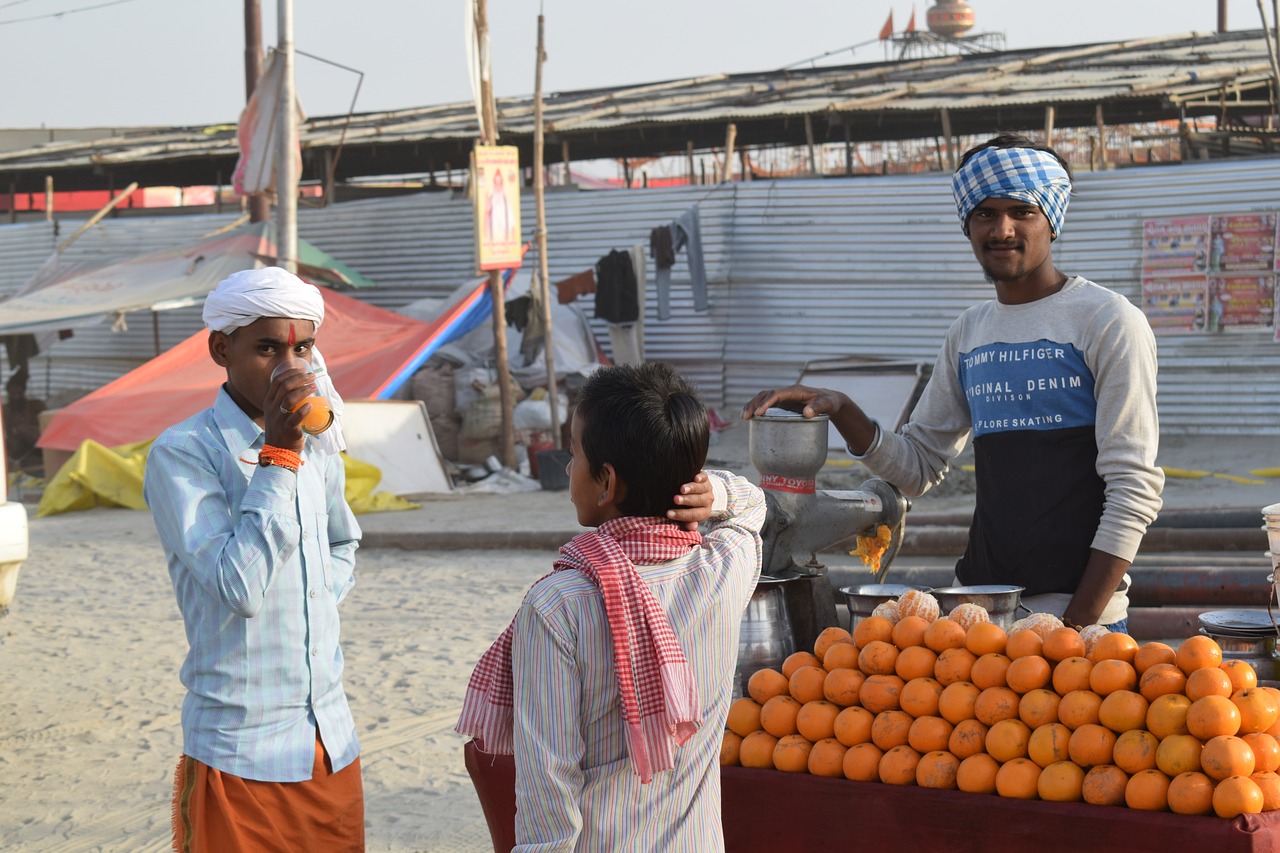 fruit  juice  vendor free photo