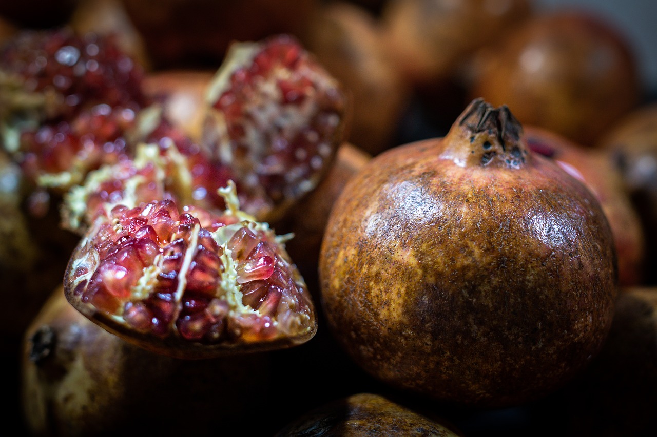 fruit  tasty  pomegranate free photo