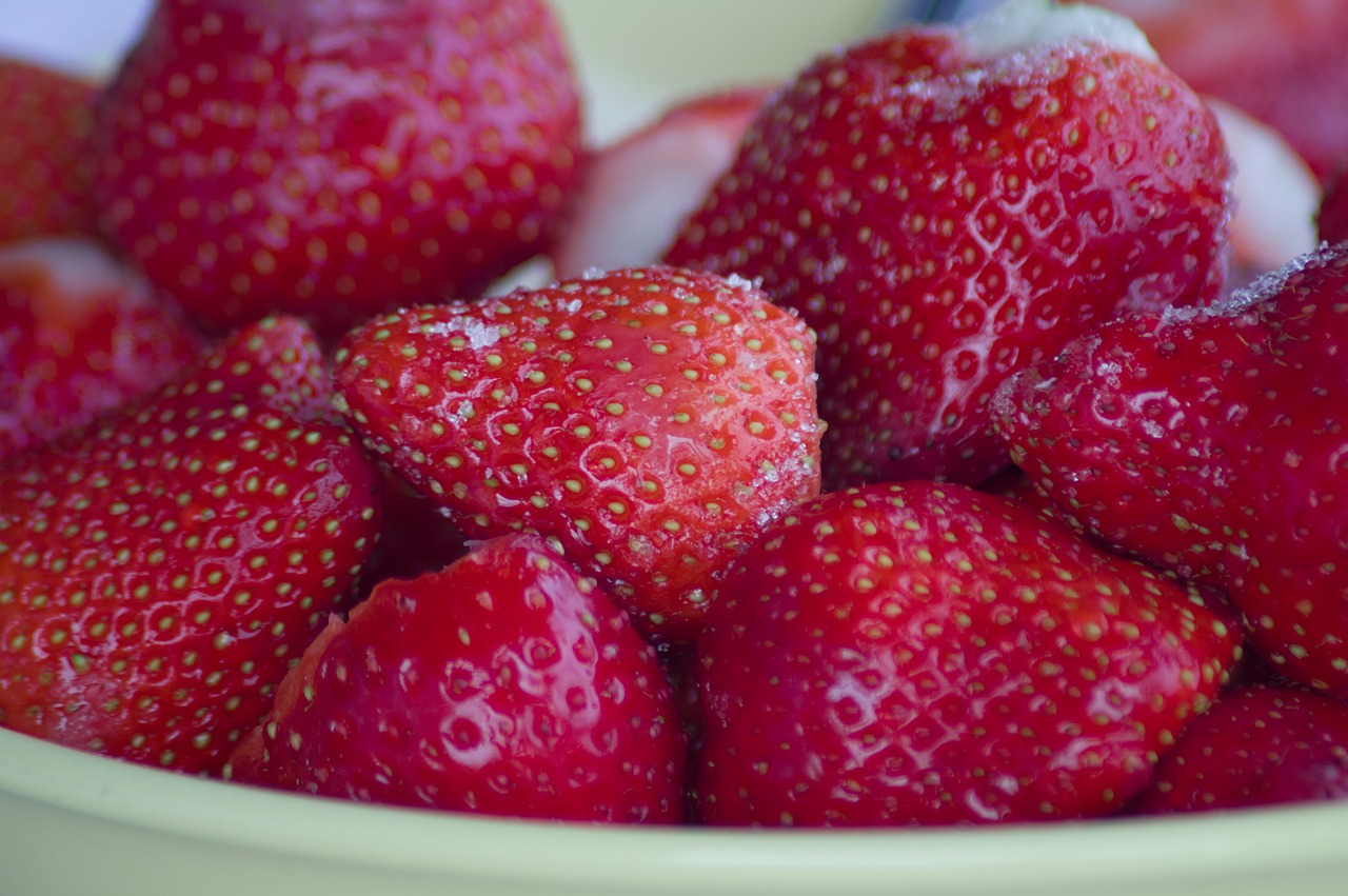 fruit  strawberries  sugar free photo