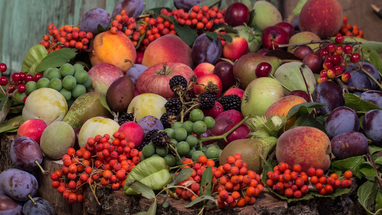 fruit grapes apple free photo