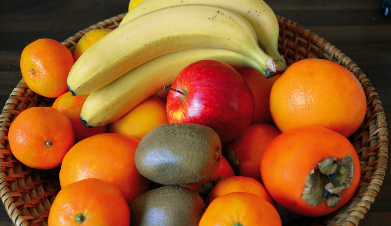 fruit basket  fruit  fruits free photo