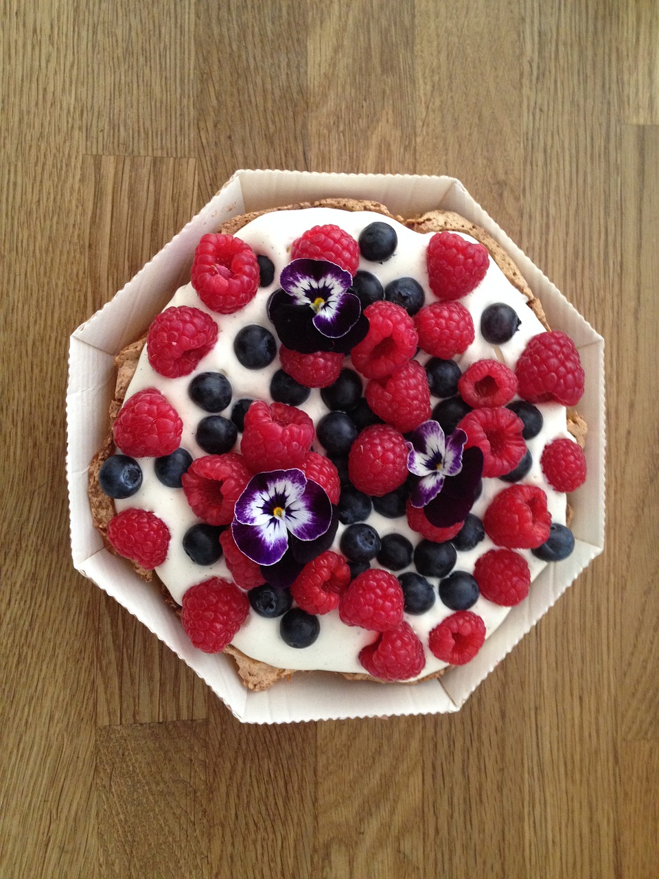 fruit cake berry berries free photo