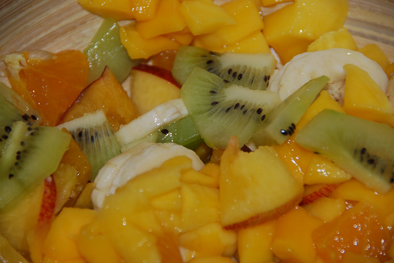 fruit salad  mango  kiwi free photo