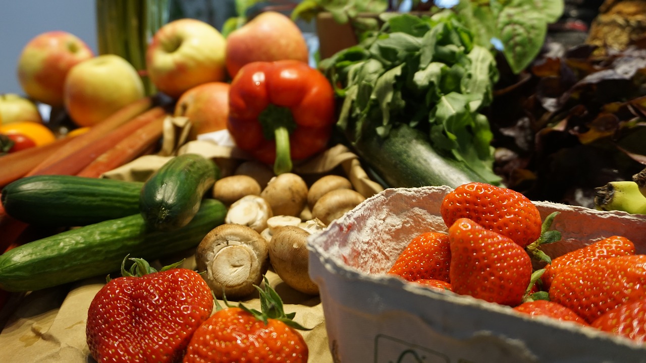 fruits vegetables market free photo