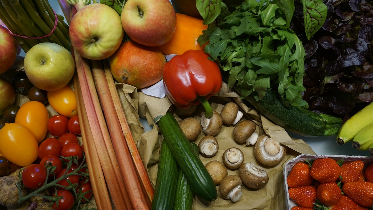 fruits vegetables market free photo