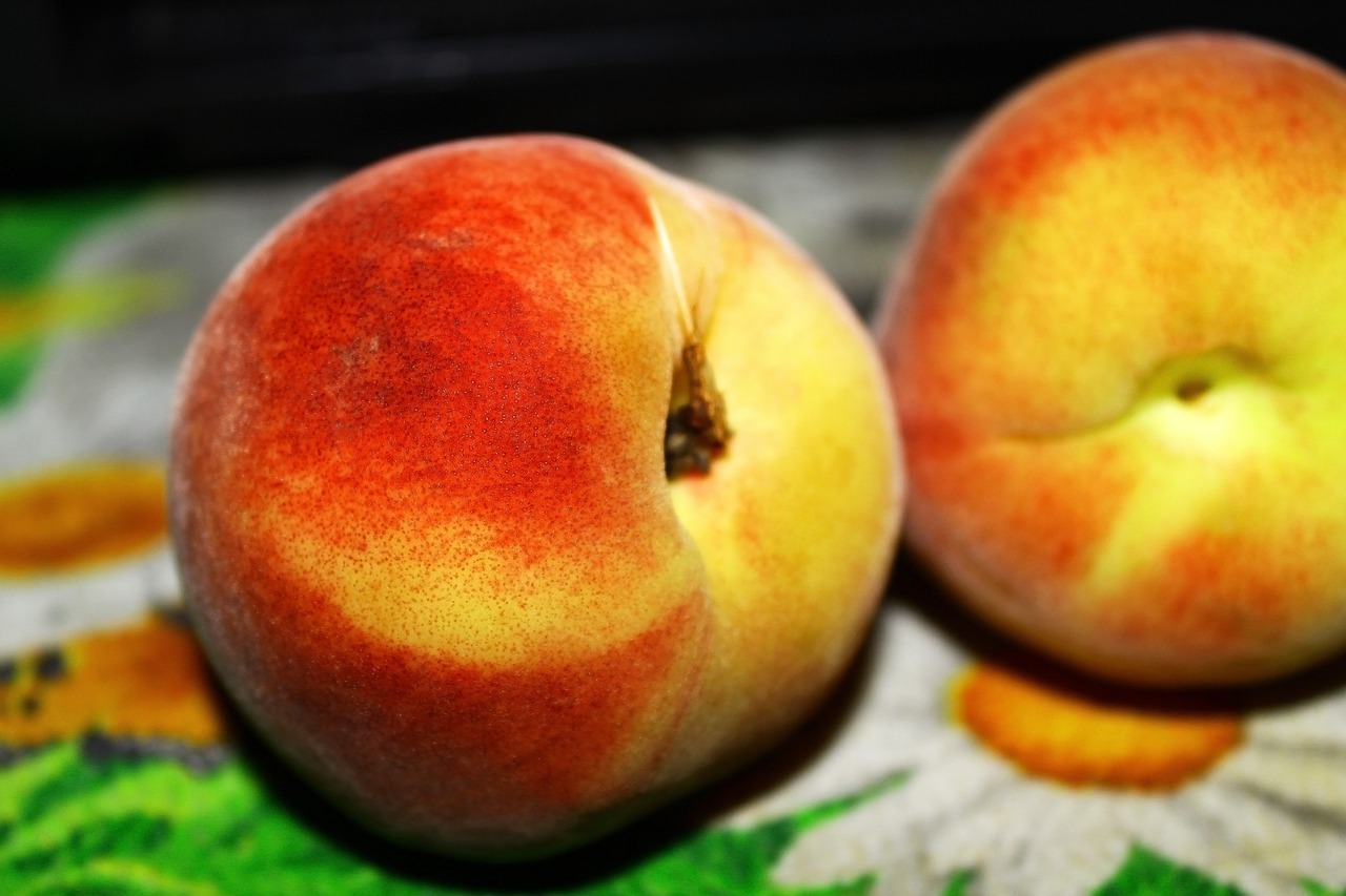fruits  fresh  peaches free photo