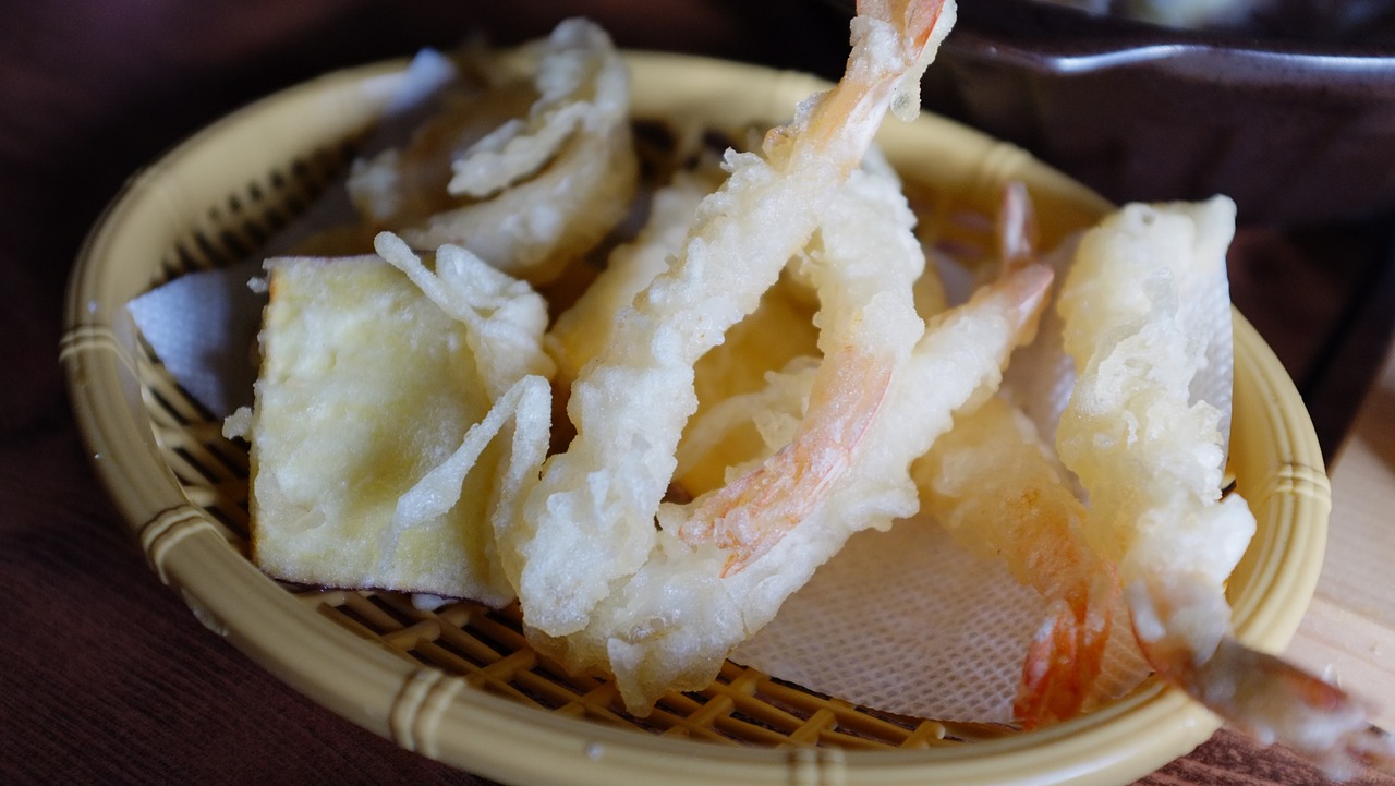 fry cooking shrimp tempura free photo