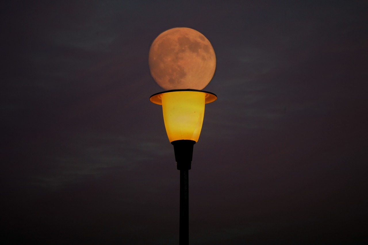 full moon street light lantern free photo