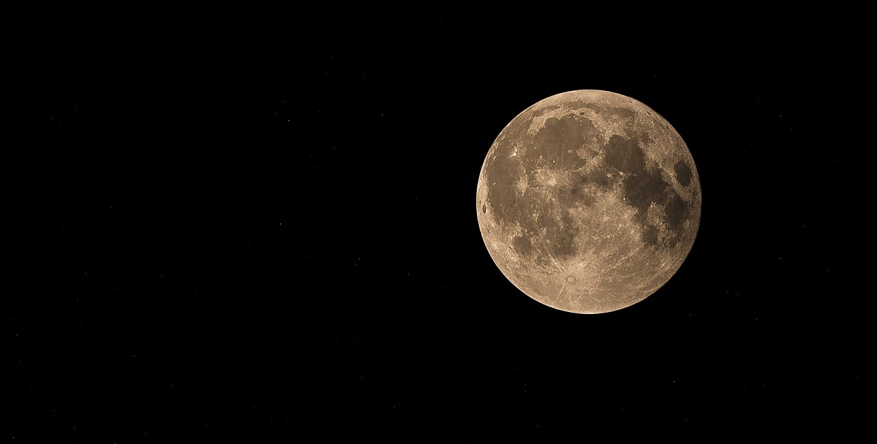 full moon  lunar eclipse  moon free photo