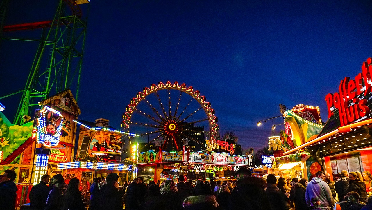 fun fair amusement park hamburger dom free photo