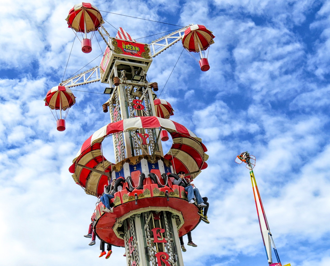 Download free photo of Funfair, brean, brean leisure park, fun fair