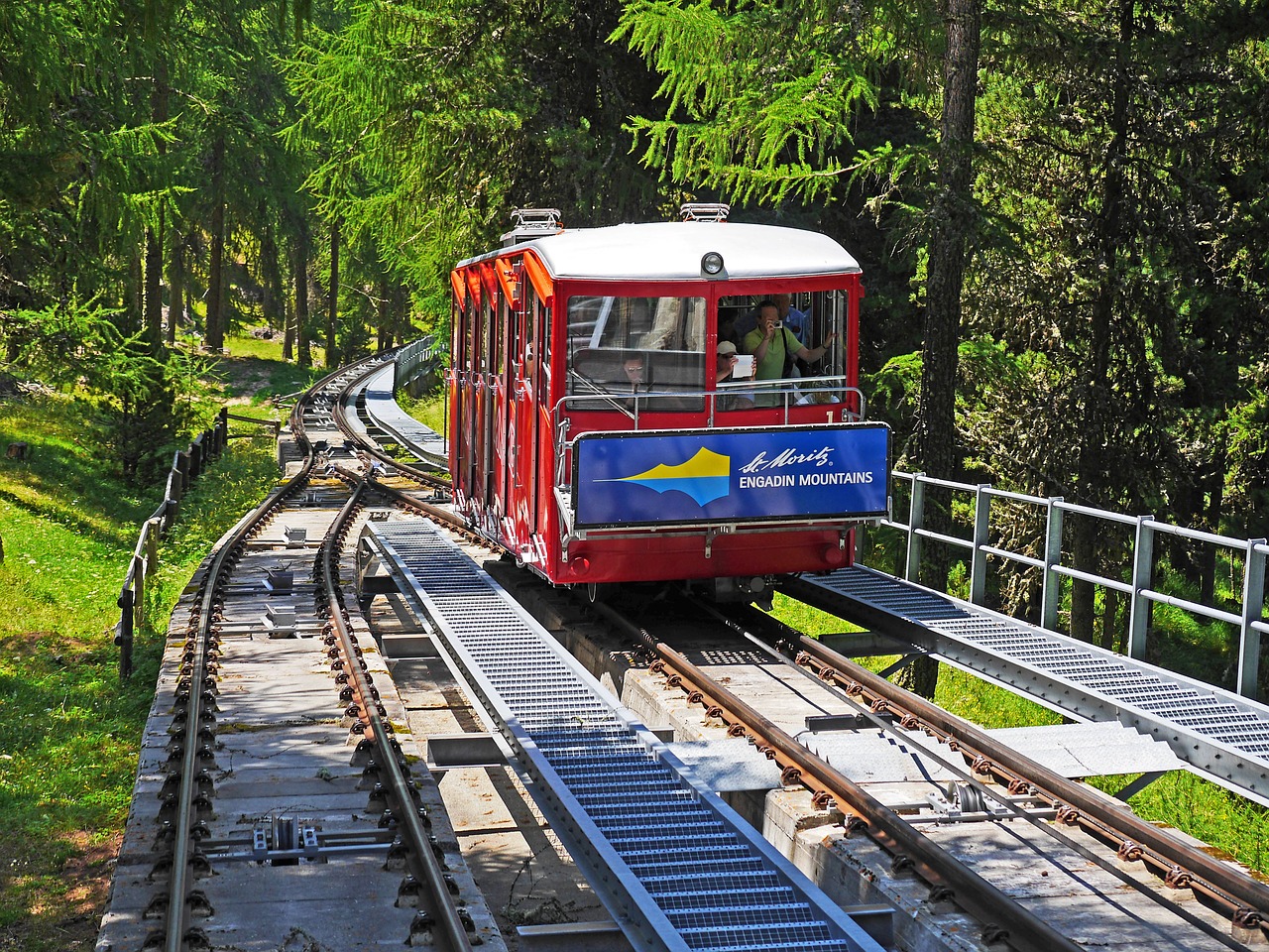 funicular railway dodging encounter free photo