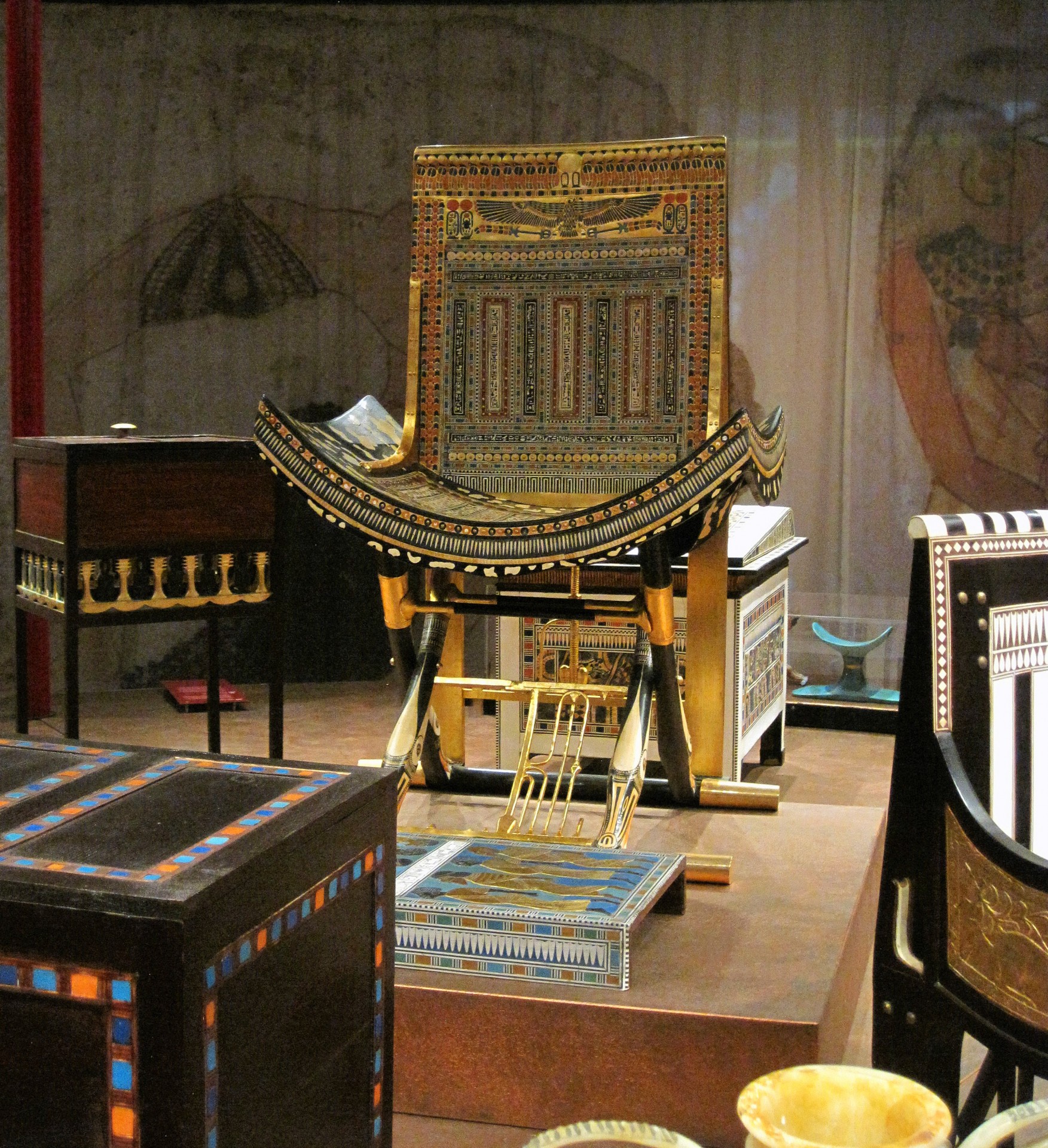Кресло фараона Тутанхамона