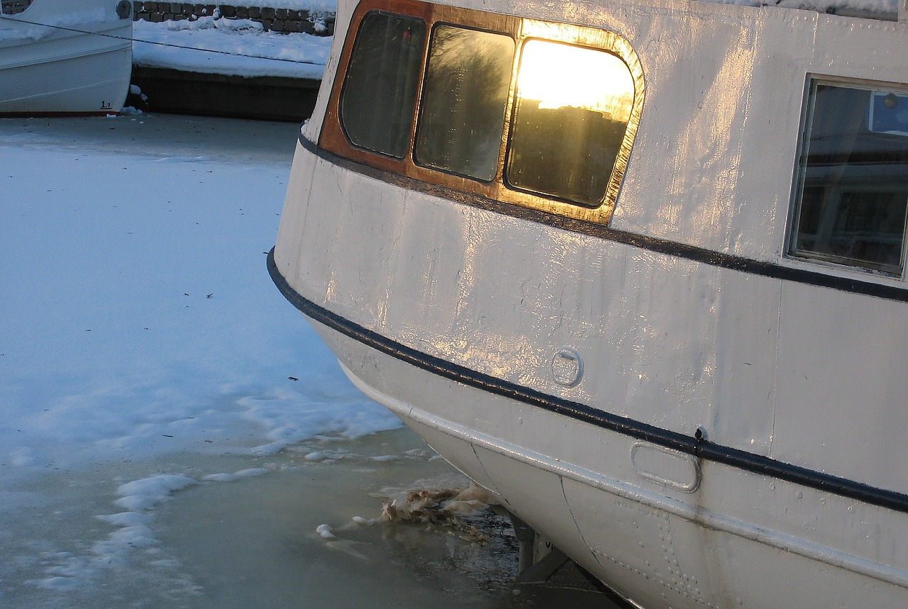 fyrisån boat ice free photo