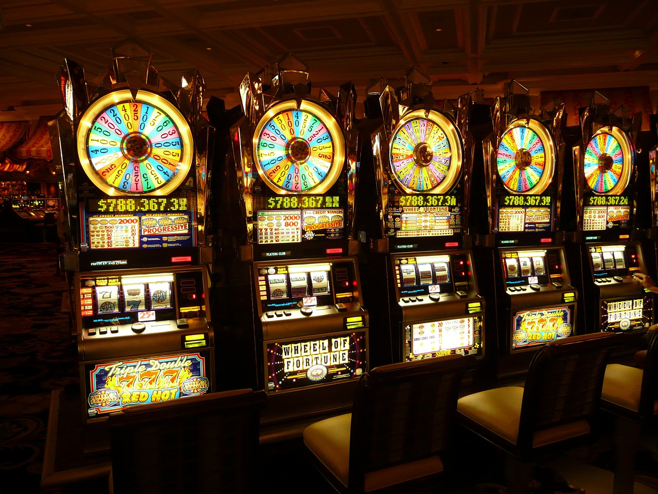 gambling machine one armed bandit money free photo