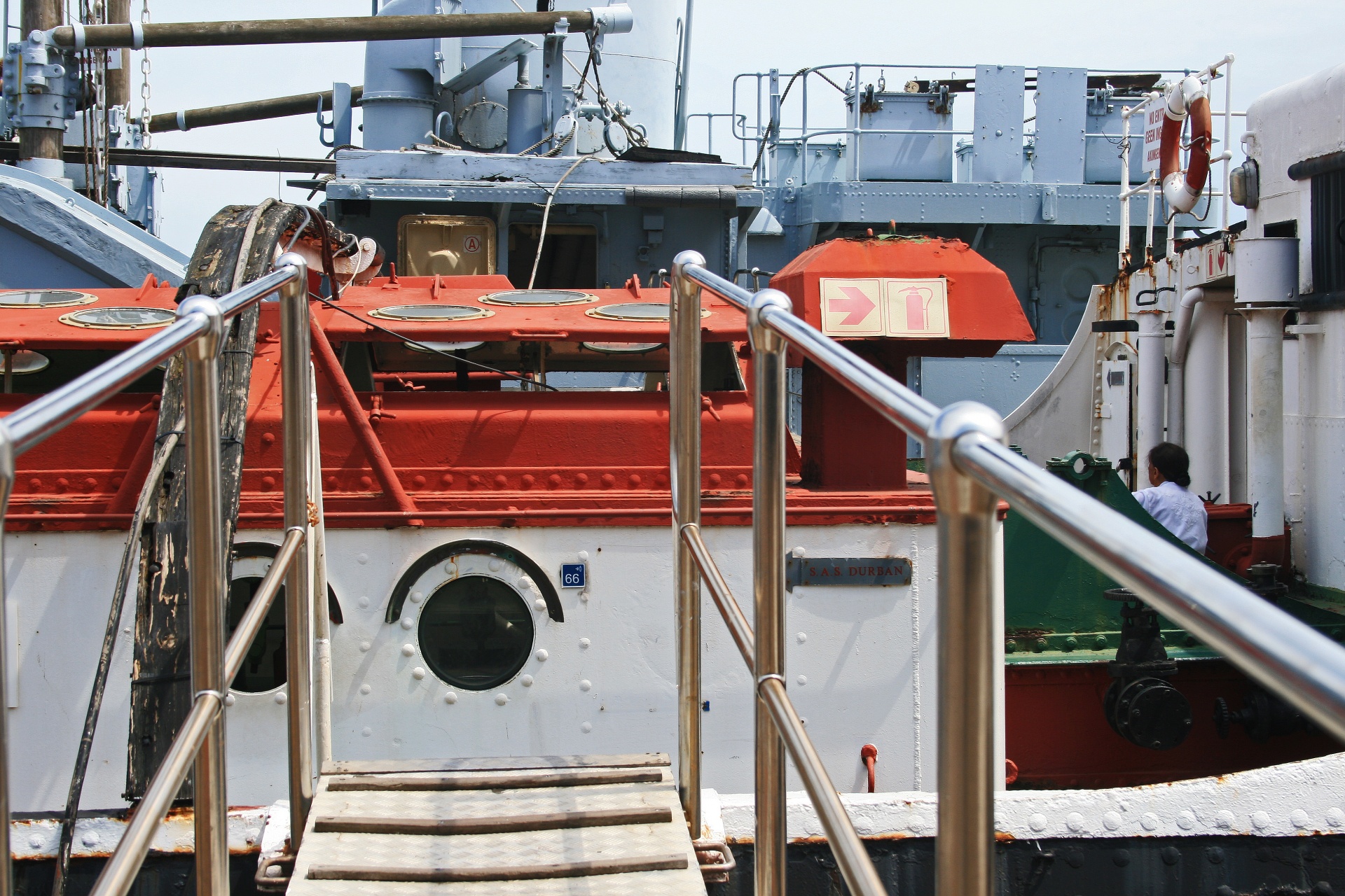 boat tug display free photo