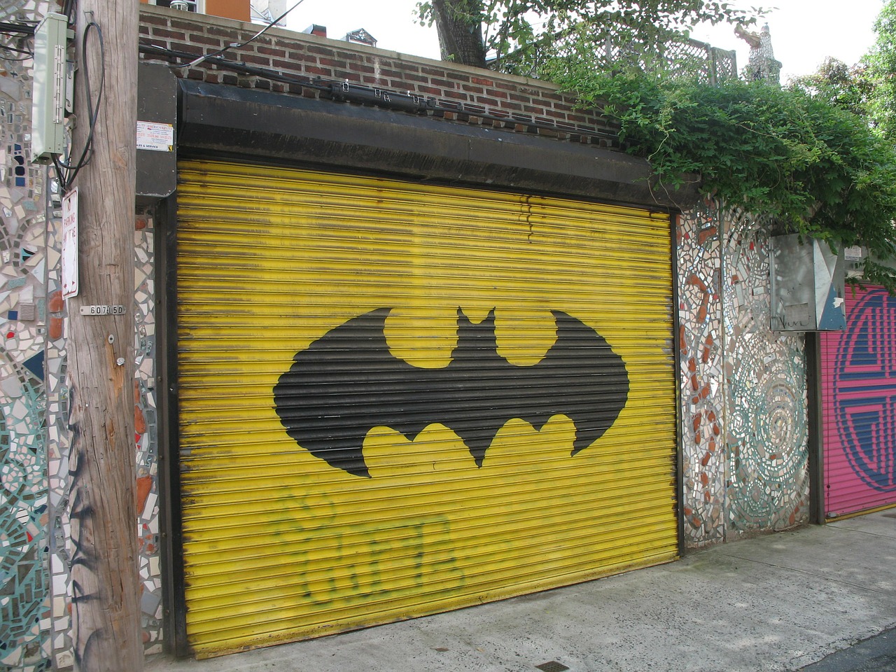 garage batman door free photo