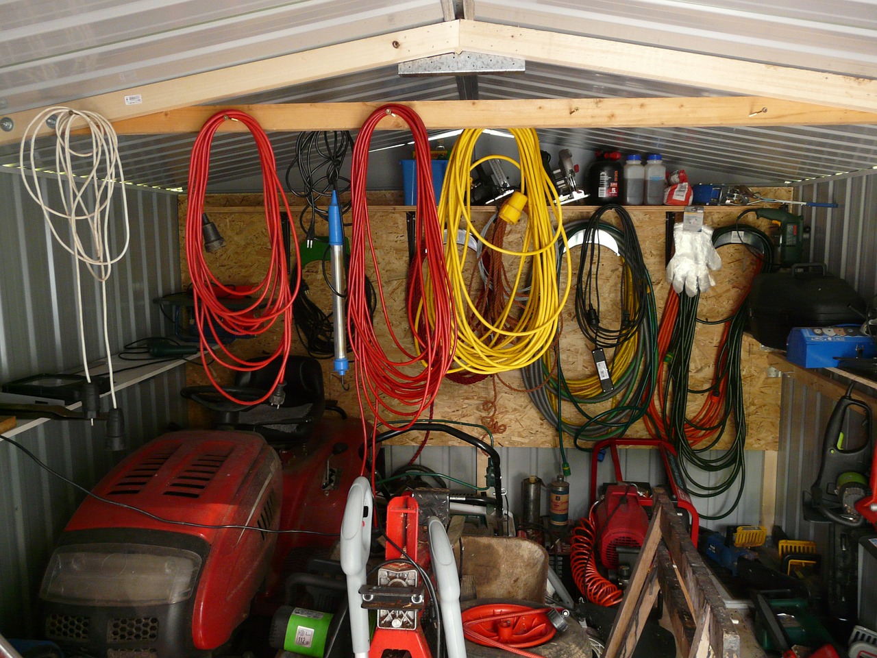 garage,tool,cable,scale,hut,work,tractor,gloves,tool shed,devices,free pictures, free photos, free images, royalty free, free illustrations, public domain