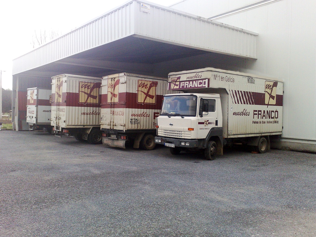 garage trucks furniture franco free photo