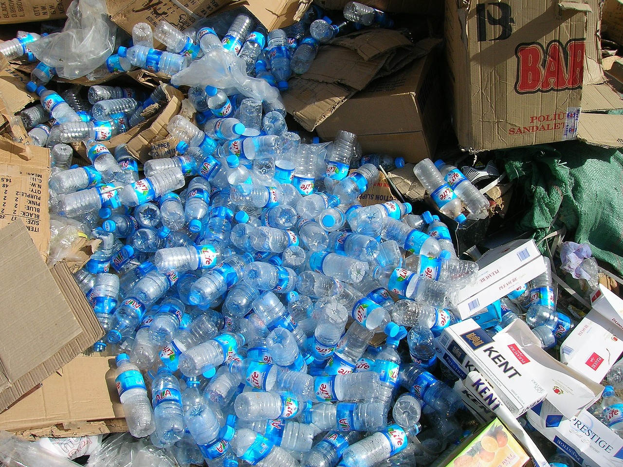 garbage plastic waste pollution free photo