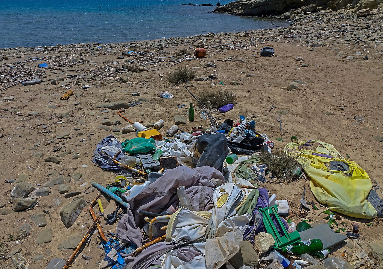 garbage  plastic waste  beach free photo