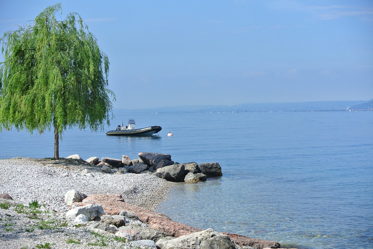 garda beach lake free photo