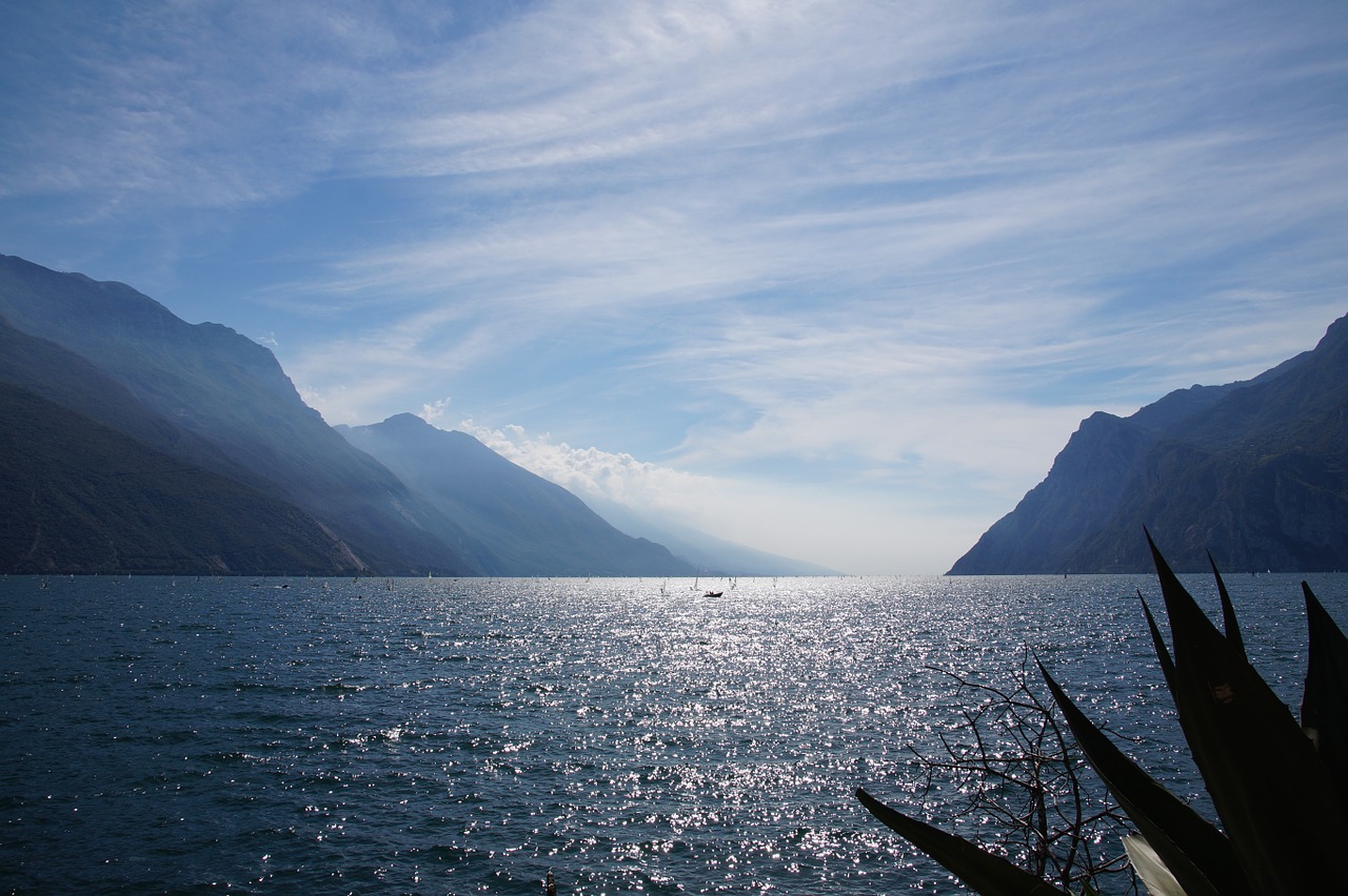 garda italy mountain lake free photo