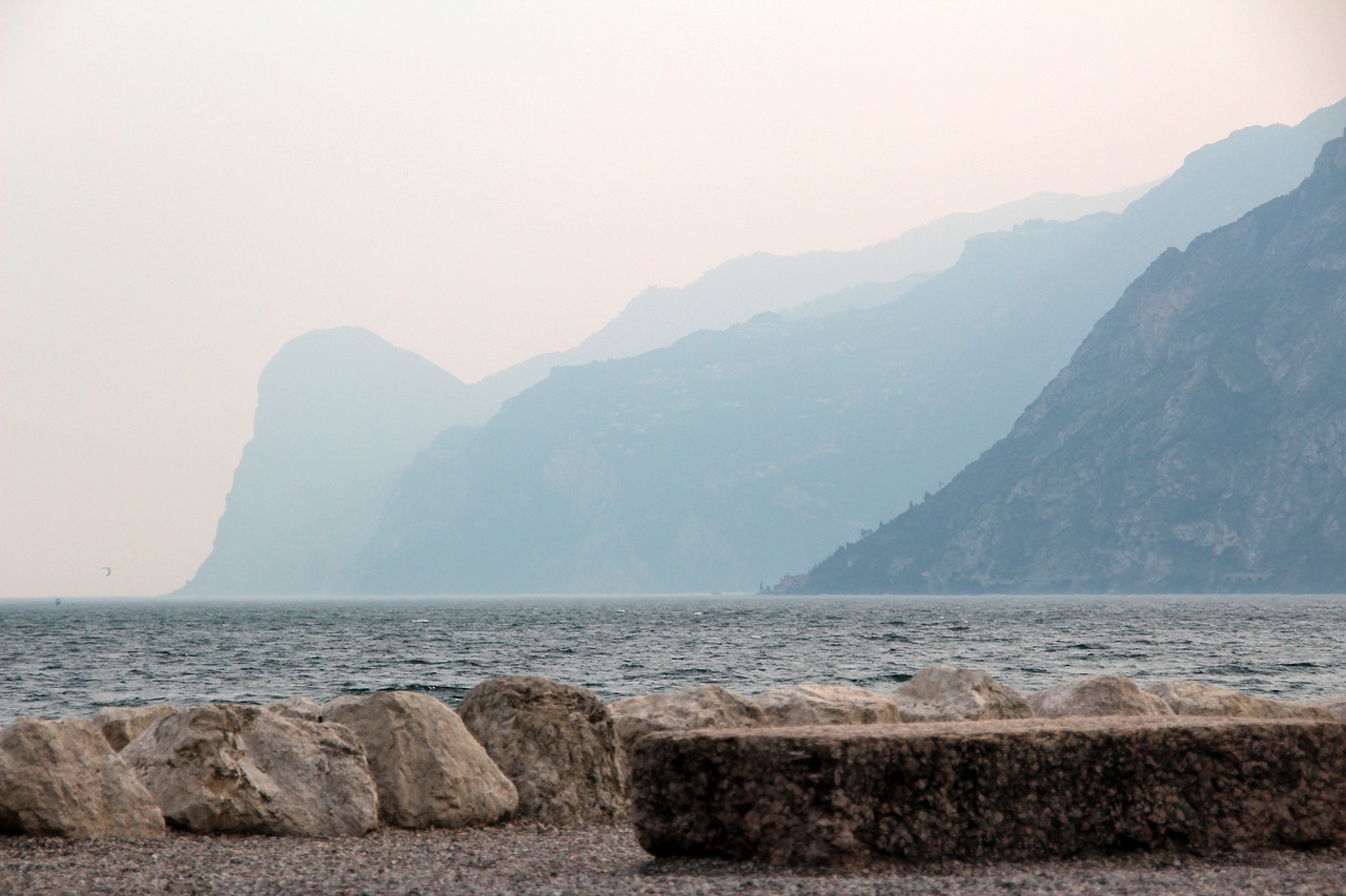 garda italy lake free photo