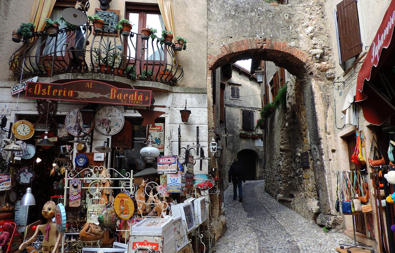 garda malcesine market free photo