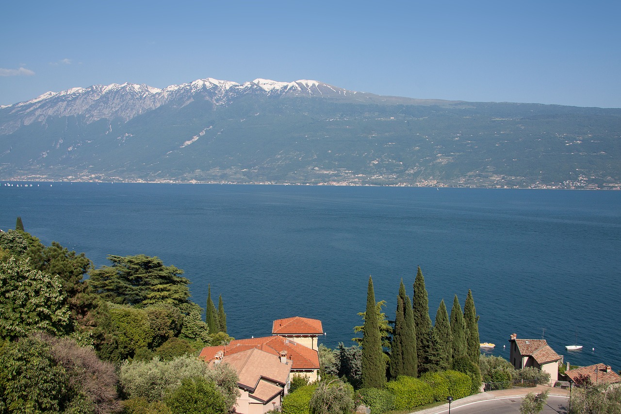 garda lake mountains free photo