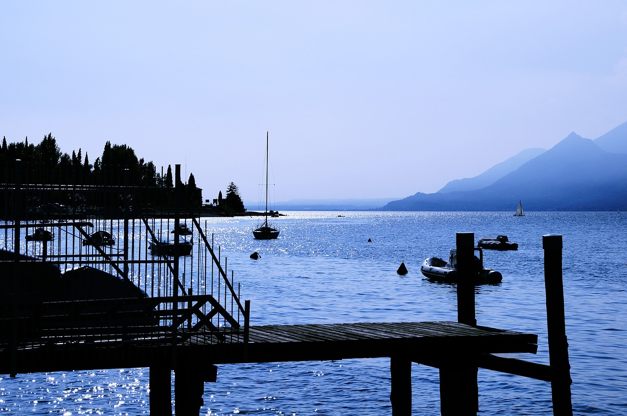 garda back light italy free photo