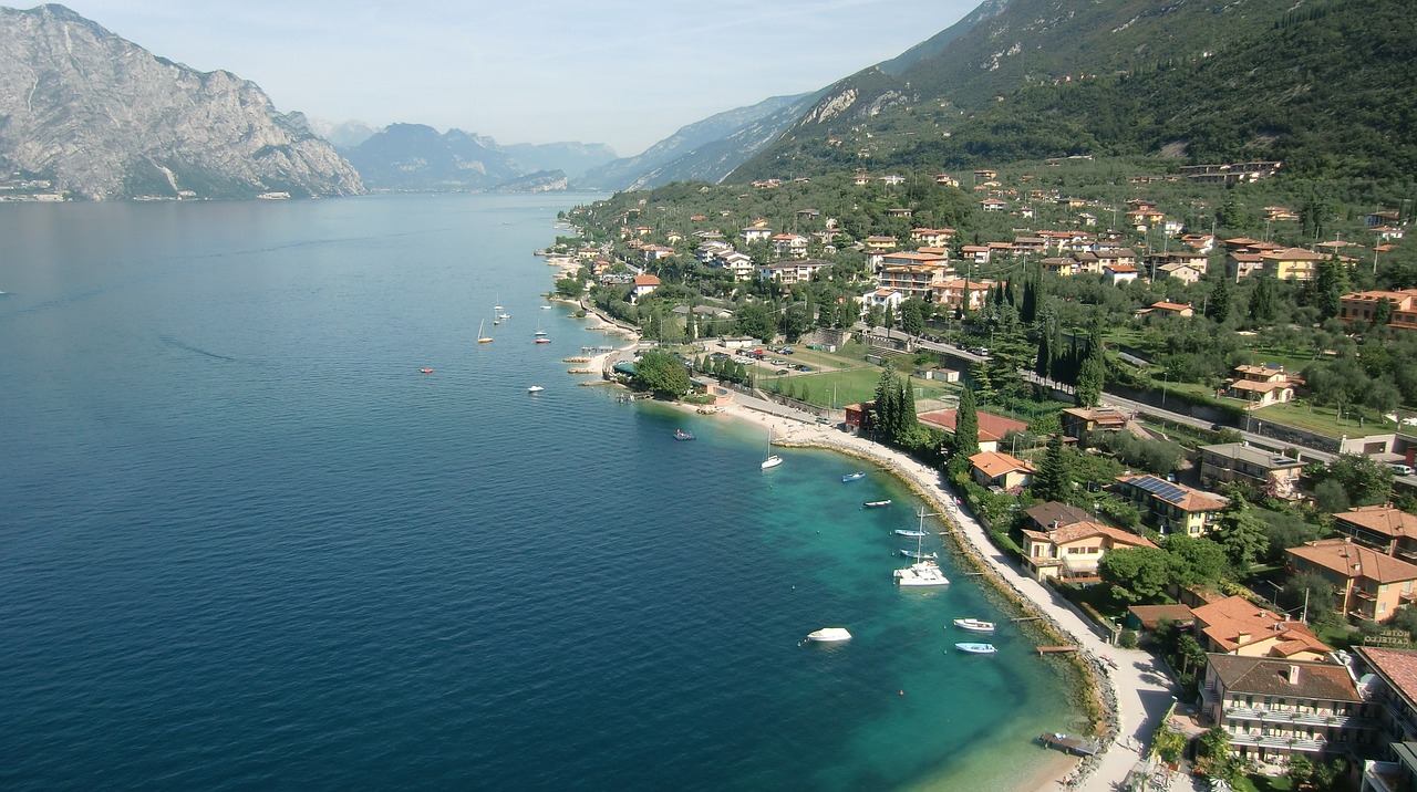 garda italy lake free photo