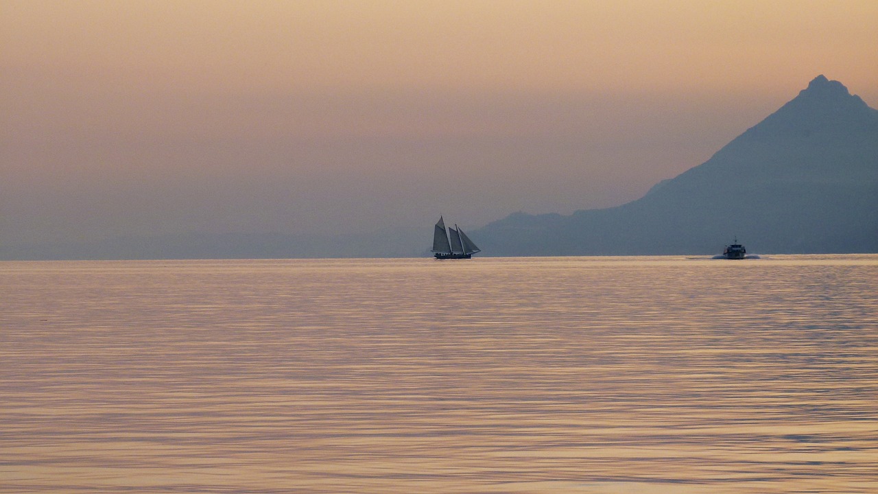 garda sunset ship free photo