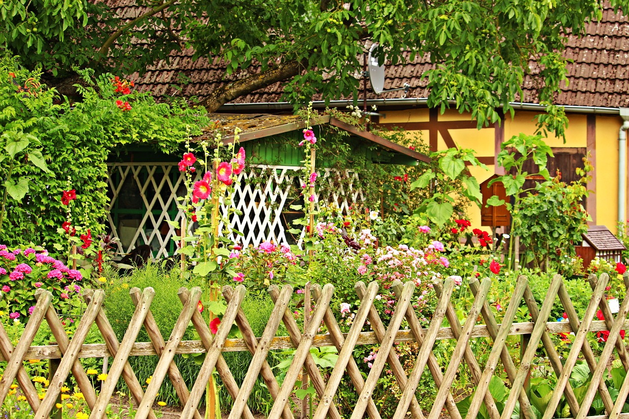 garden cottage garden fence free photo