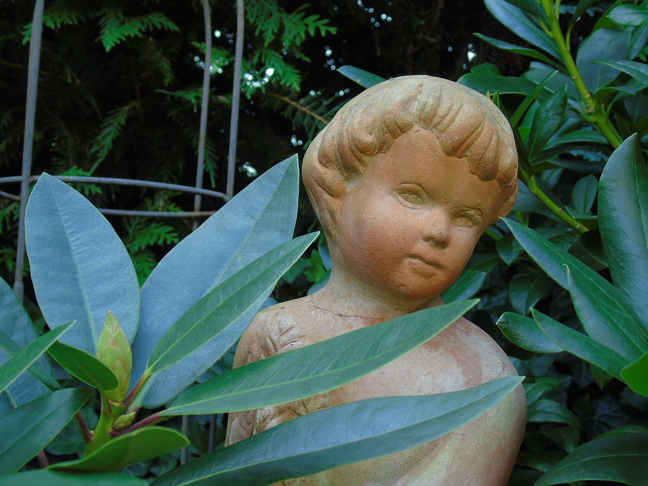 garden figure sculpture free photo