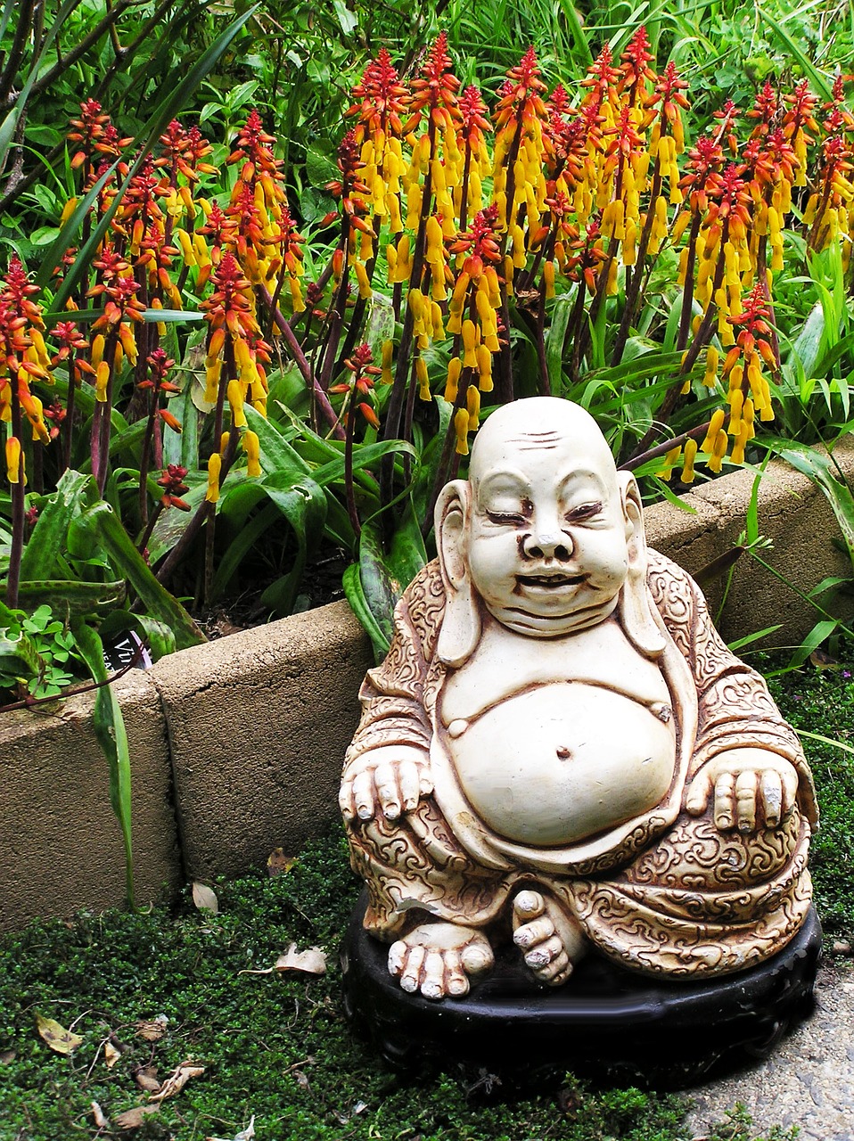 garden statue decoration free photo