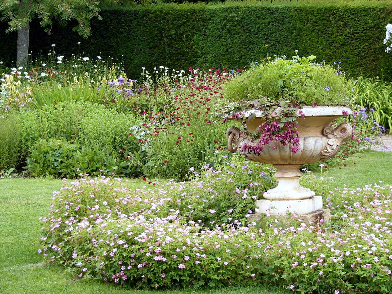 garden urn ornamental free photo