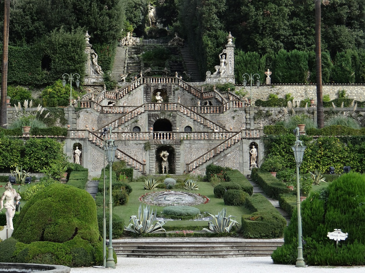 garden of villa garzoni tuscany collodi free photo