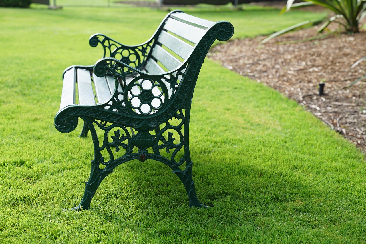 garden seat antique metal work free photo