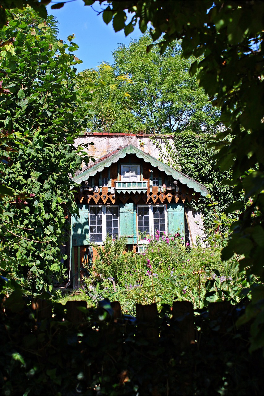 garden shed log cabin romantic free photo