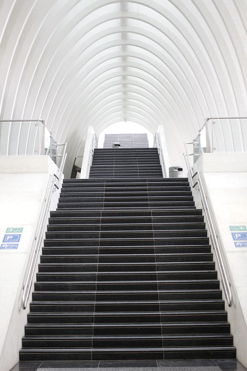 gare de liège architecture stairs free photo
