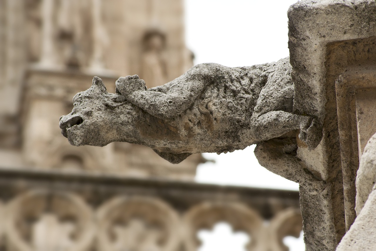 gargoyle  sculpture  stone free photo