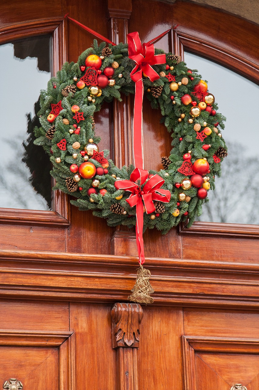 garland christmas door free photo