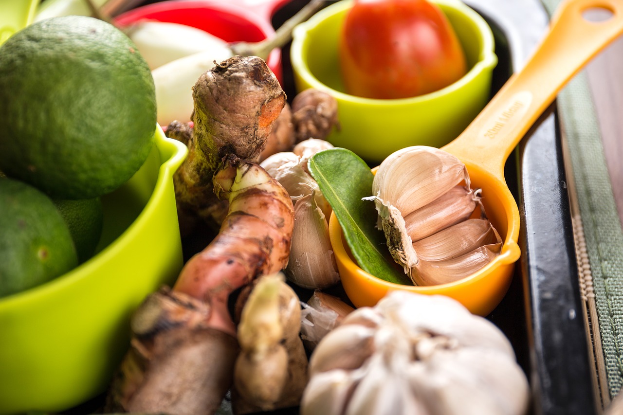 garlic herbs tomato free photo