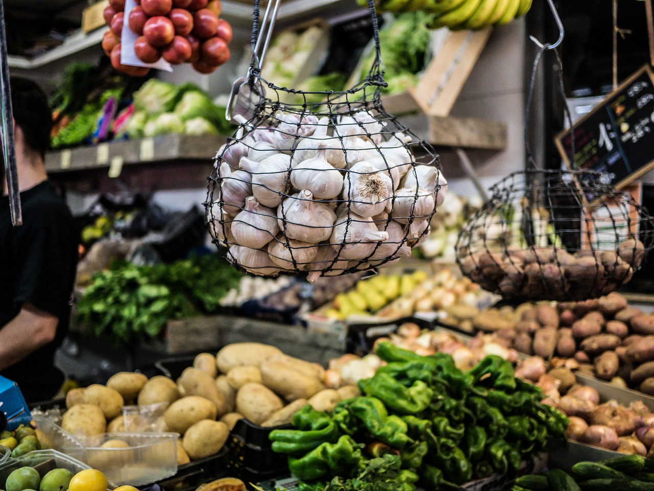 garlic market vegetables free photo