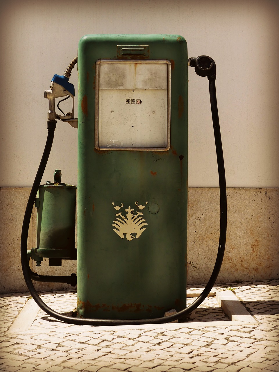 gas pump  petrol stations  refuel free photo