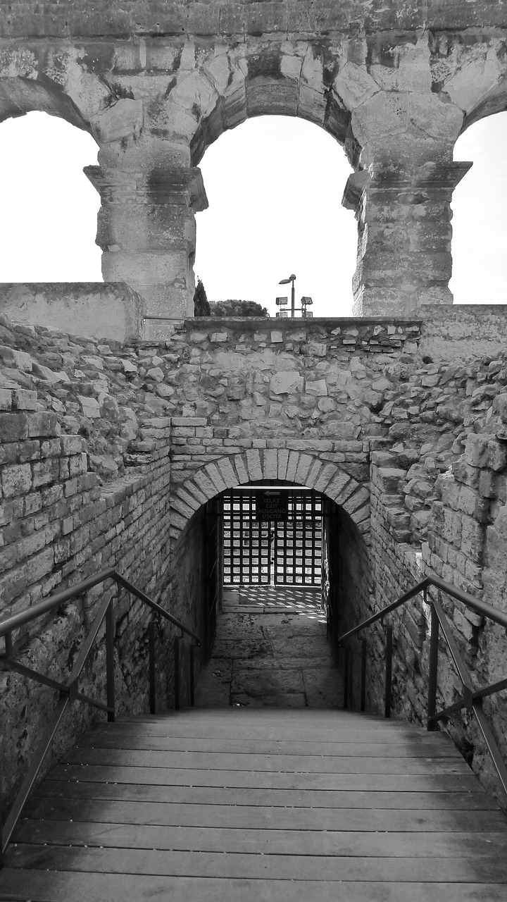 gate ruin stone free photo