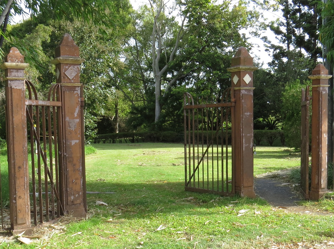 gate gates antique free photo