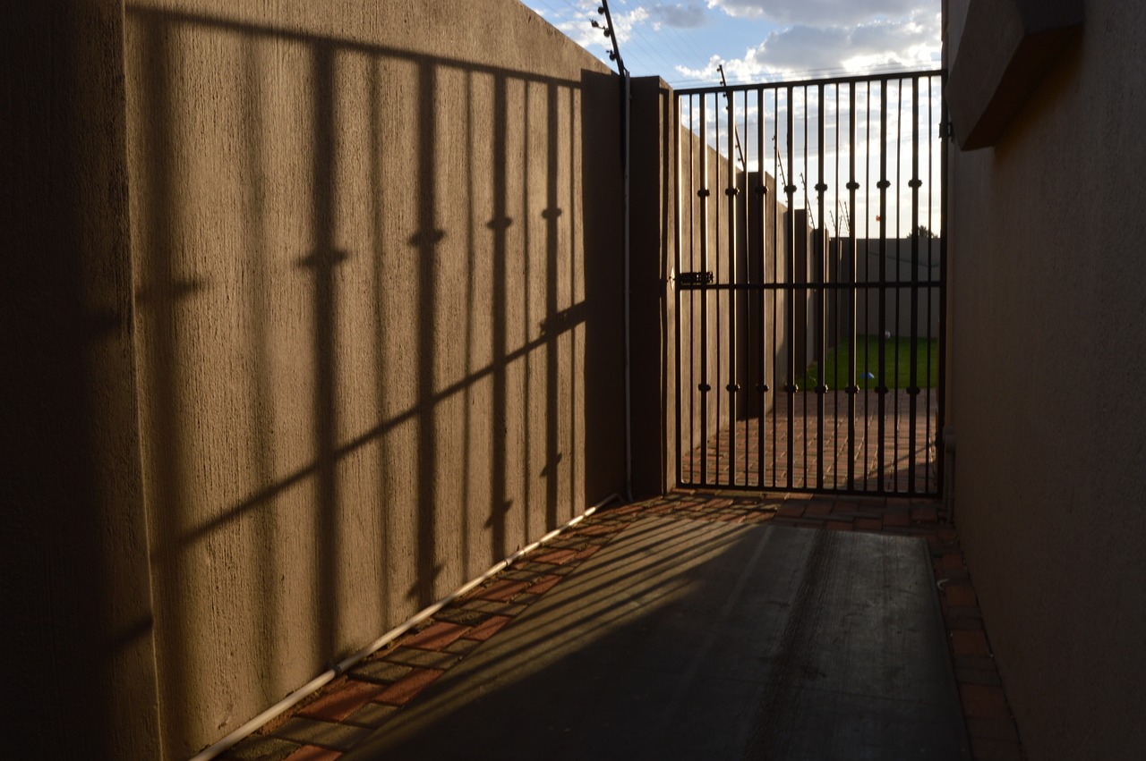 gate wall shadow free photo